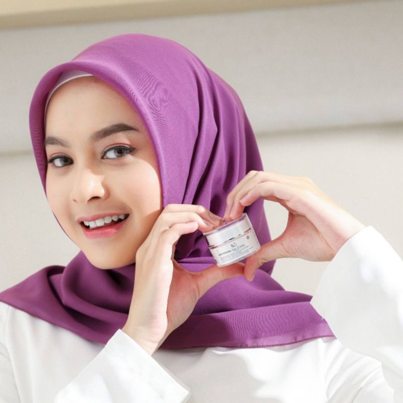 Whitening cream day ozzaskin by oki setiana dewi