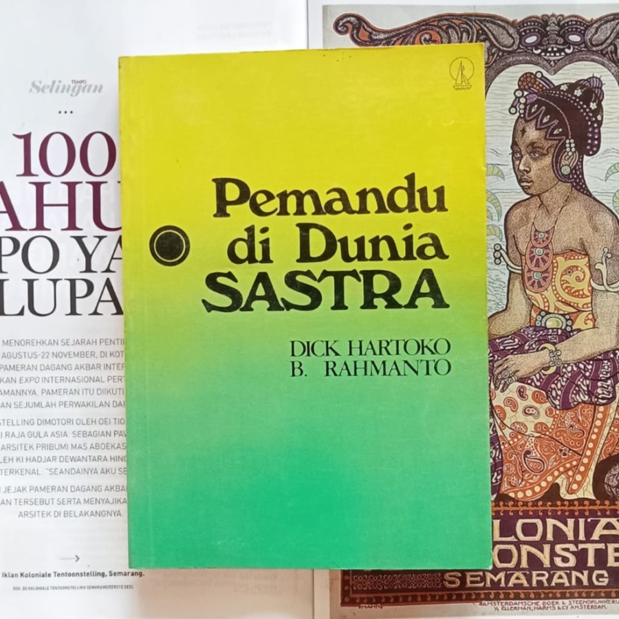 Pemandu di Dunia Sastra - Dick Hartoko & B. Rahmanto