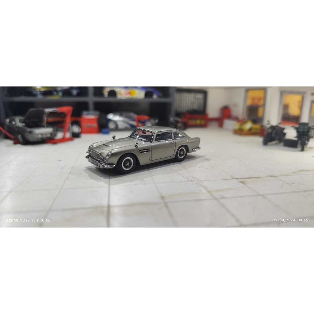 TPC Aston Martin DB5 1:64