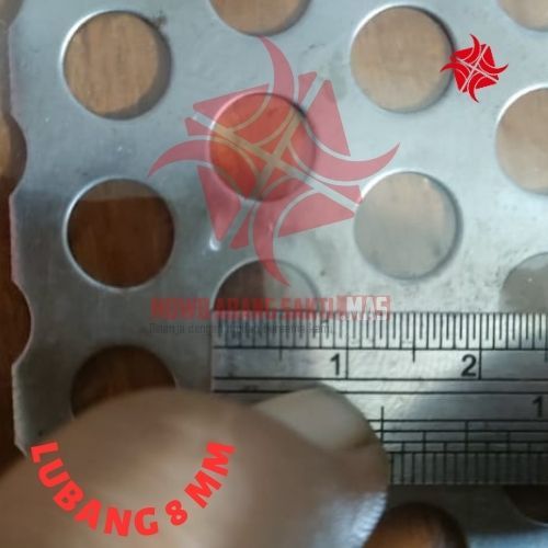 120x45  Cm Plat besi Lubang 8 mm tebal 2 mm