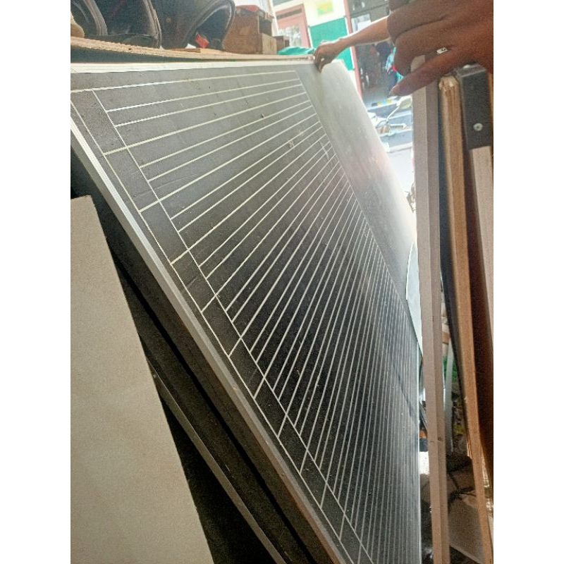 

papan garis blackboard 1/2 garis 1/2 polos warna hitam