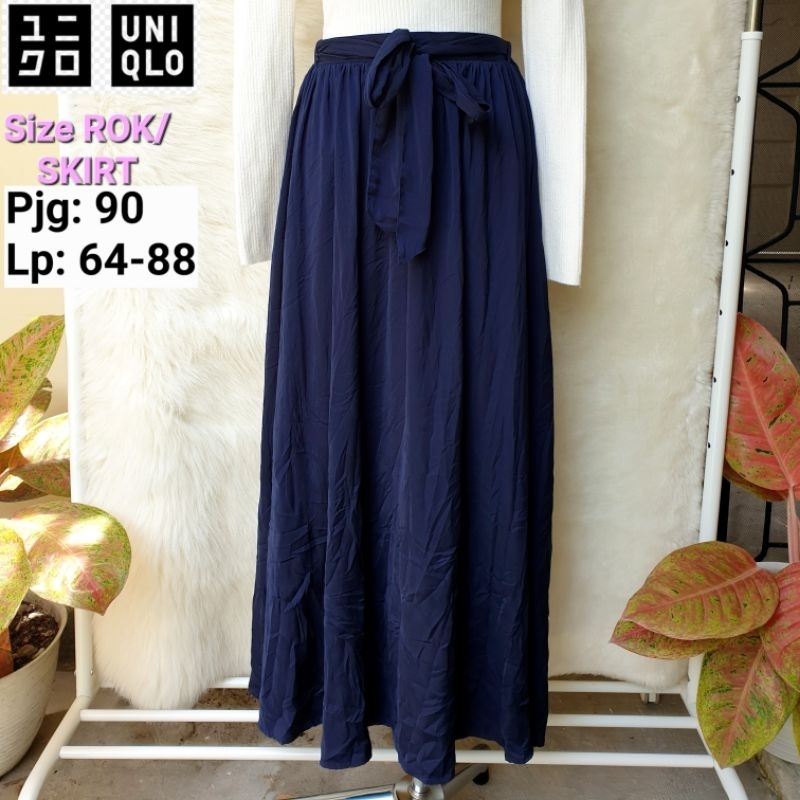 UNIQLO Rok Skirt Belt Satin Wanita