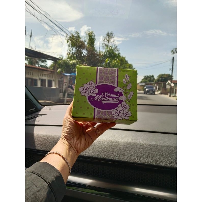 

kotak kue 12x12 1pax