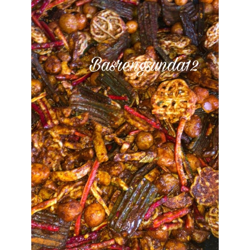 

kerupuk seblak campur/ Aneka seblak mix pedas cikruh Daun jeruk 250gram