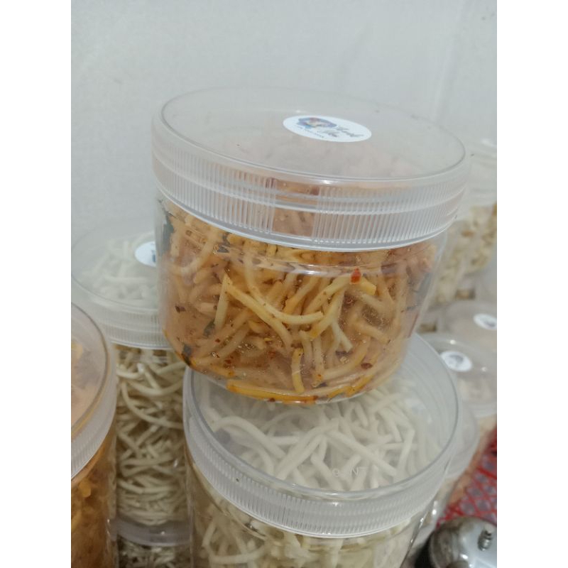 

camilan teteh sistik mie chili oil daun jeruk