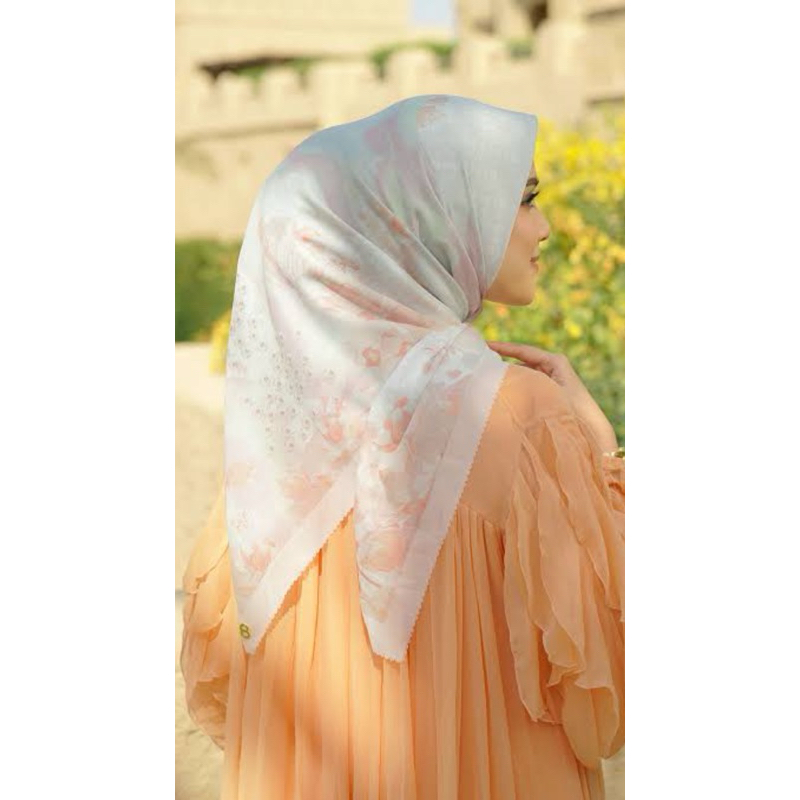 SALE Buttonscarves Arabian night pearl as is item