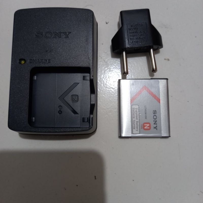 Paket Baterai/batteray charger kamera digital sony NP-BN1 charger BC-CSN original