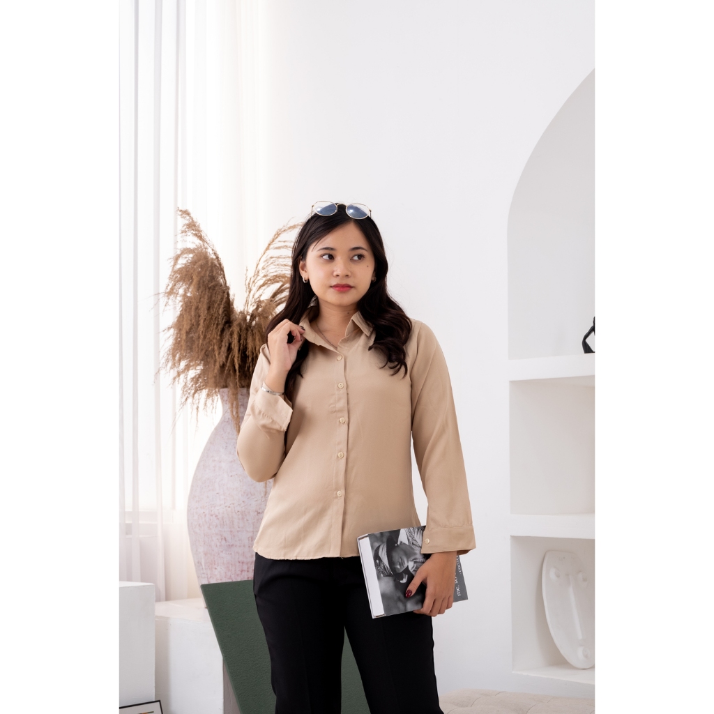 Kemeja Wanita Lengan Panjang Cream