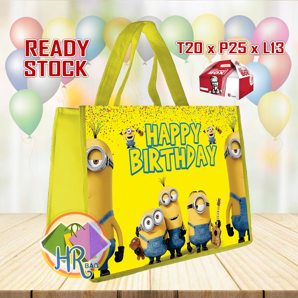 

READY STOK Tas Ulang Tahun Minions / Tas Ultah Ukuran KFC Snack / Tas Ultah Terlaris / Tas Ulang Tahun Anak / Goodie Bag Bingkisan Souvenir Anak Landscape 20x25x13