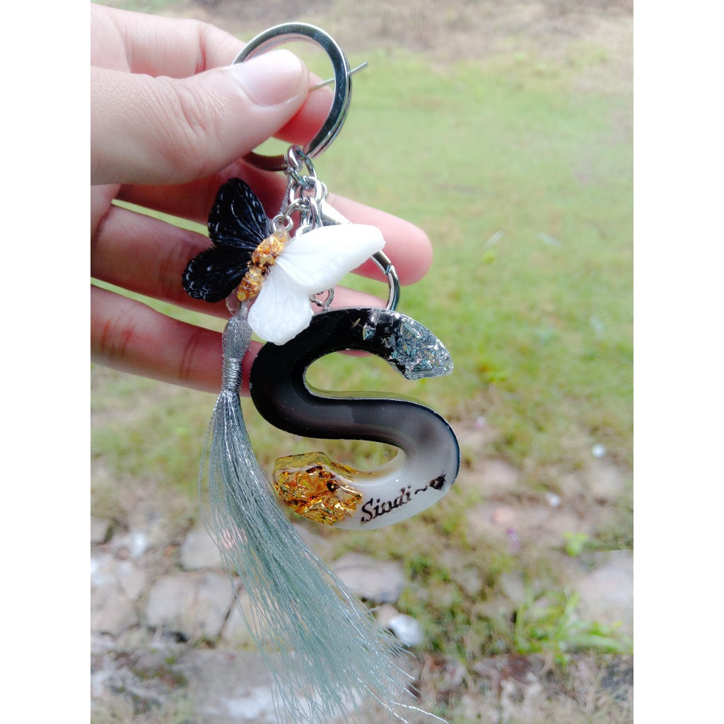 Ganci Resin Inisial Glosy