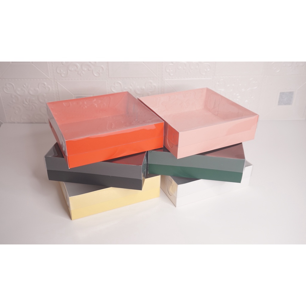 

Box Hampers 22x22x65 Tutup Mika Special Edition