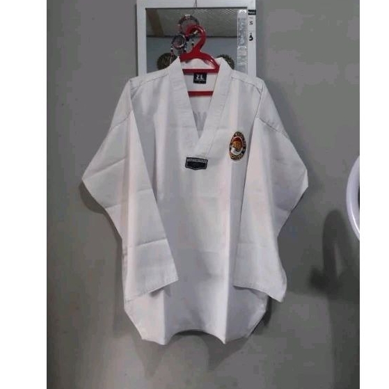 Dobok taekwondo ukuran L