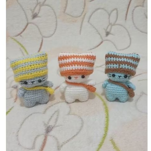 boneka kucing rajut