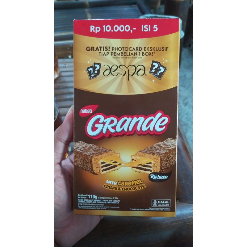 

NABATI GRANDE CARAMEL ISI 5 PCS GRATIS! PHOTOCARD AESPA