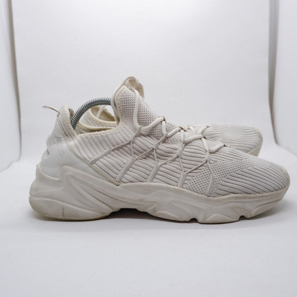 SEPATU BEKAS / SECOND SIZE 43 595 KAPPA TRIPLE WHITE