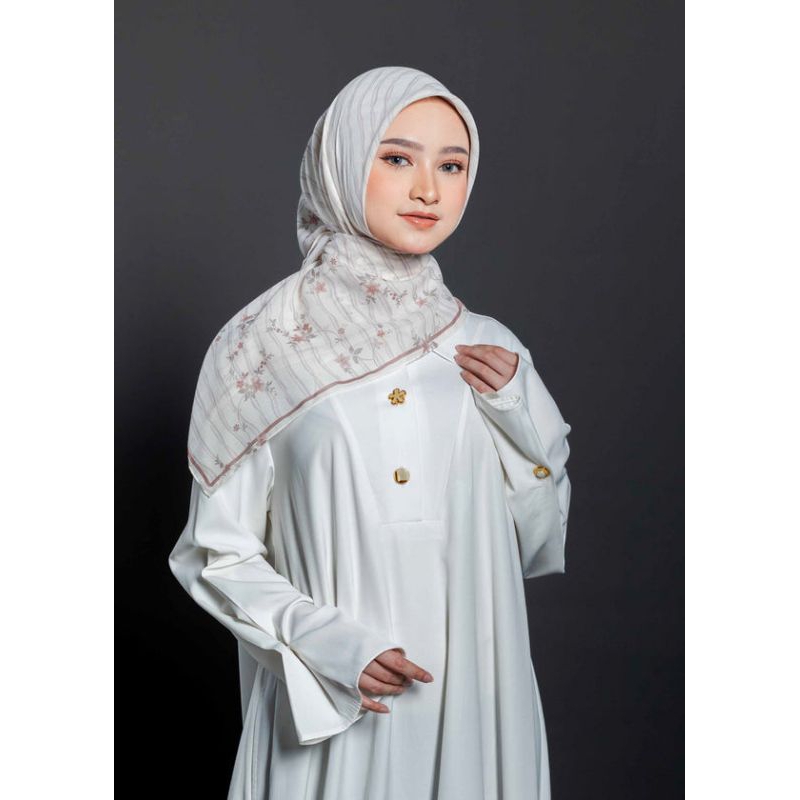 ELZATTA Kaila Lanjeira Scarf Motif - Fashion Wanita Muslimah - Hijab Jilbab Kerudung Scarf Segi Empa