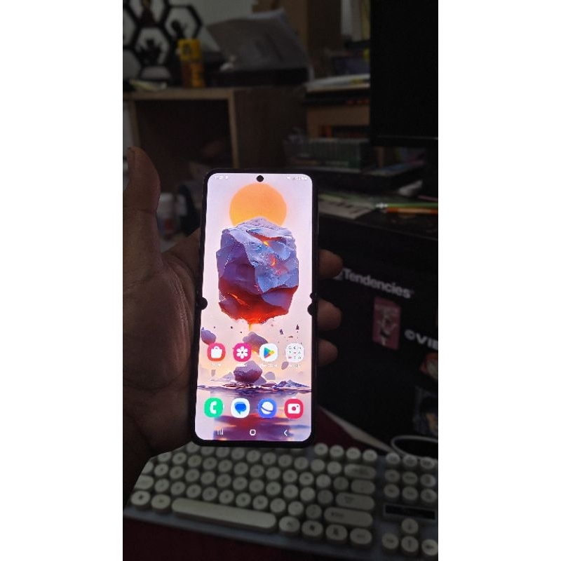 Samsung Z Flip 4 -- 256GB SEIN