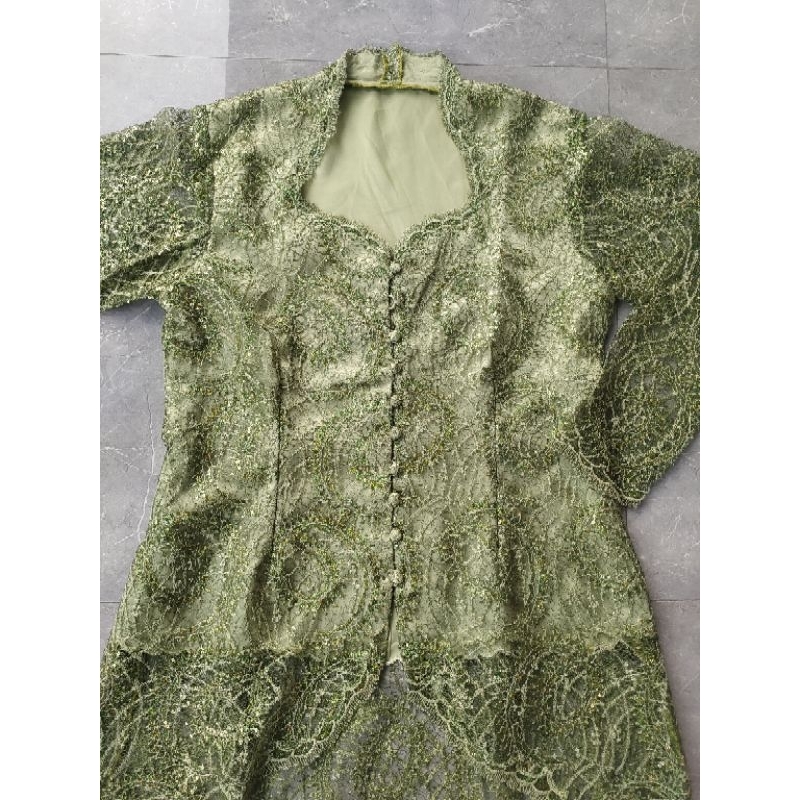 preloved kebaya pesta mewah