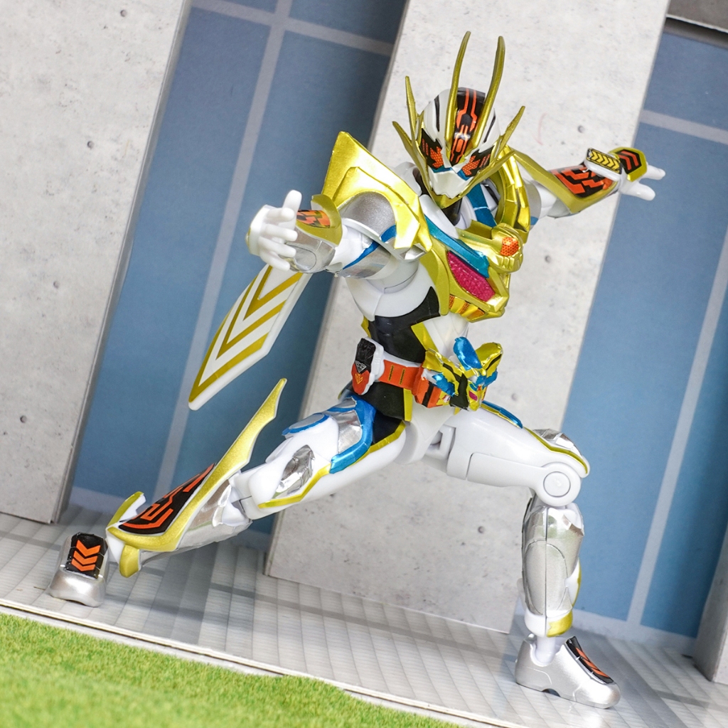 So-do Kamen Rider Gotchard - Platinum Gotchard Action Figure REIWA Generations BANDAI
