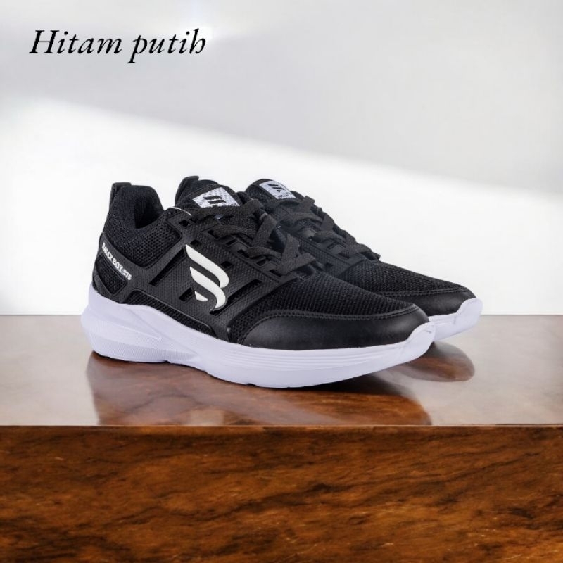 Sepatu Pria Hitam Polos Full Black Sneakers Terbaru / Sepatu Pria Wanita Joging Jordan Olahraga
