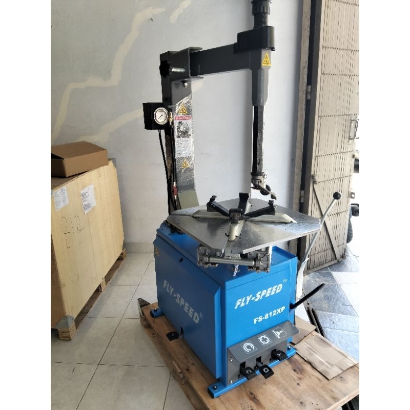 Mesin Pembuka Ban FS 812xp
