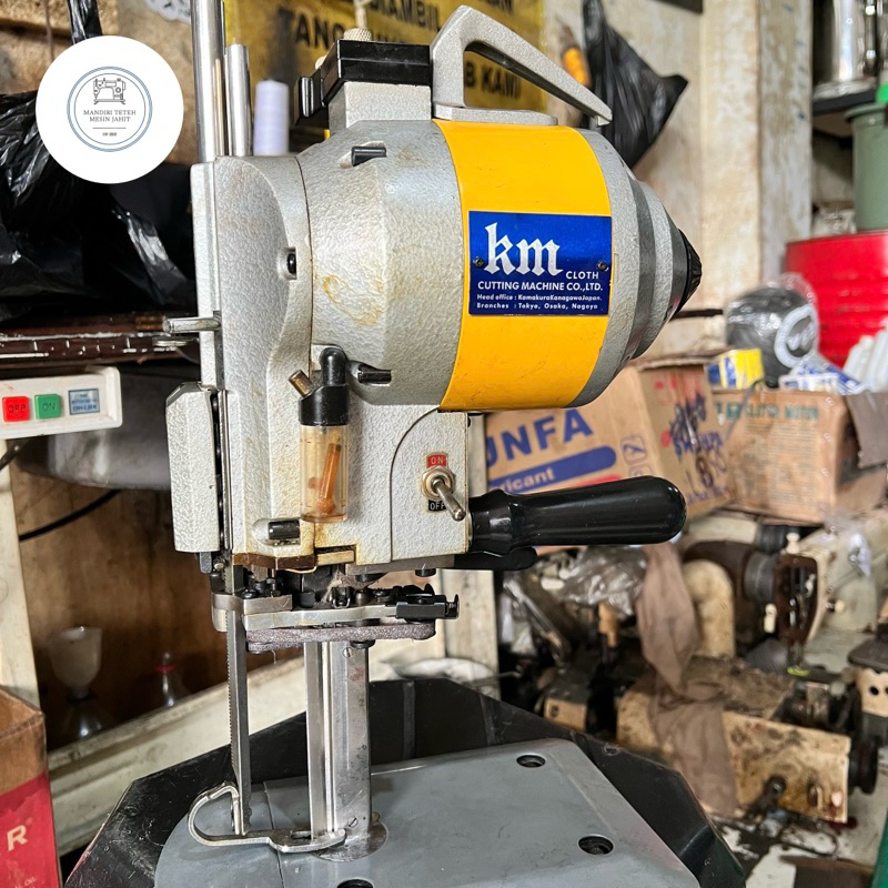 MESIN POTONG BAHAN KM MACK CHINA SECOND (BEKAS)