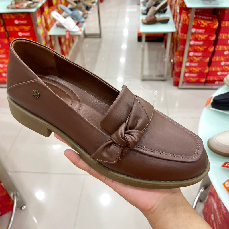 Triset Sepatu fantofel wanita TZ400200