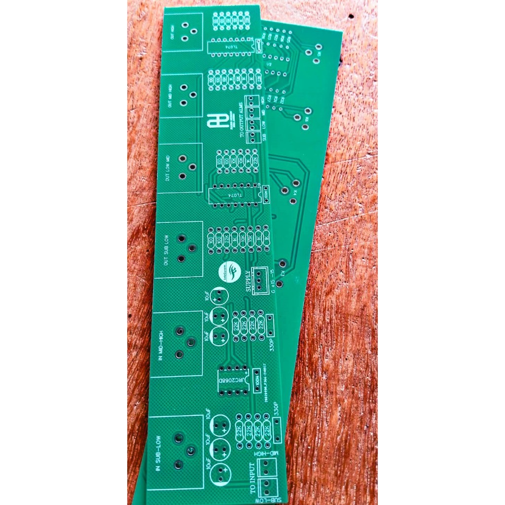 PCB 2 IN BALANCE 4 OUT  BALANCE U/ ALMS 4WAY