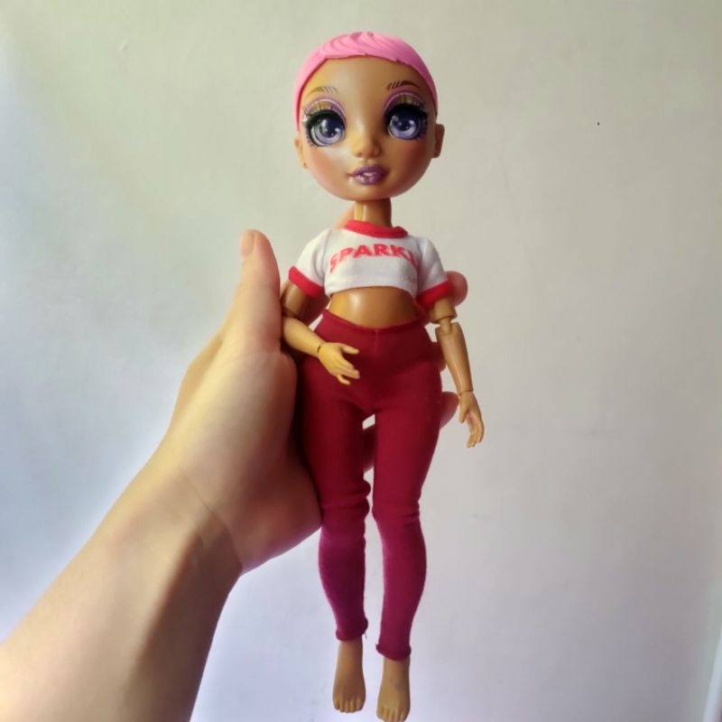 Boneka Rainbow high