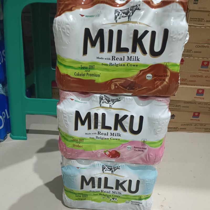 

1krat susu milku UHT isi 12 botol coklat stroberi full cream