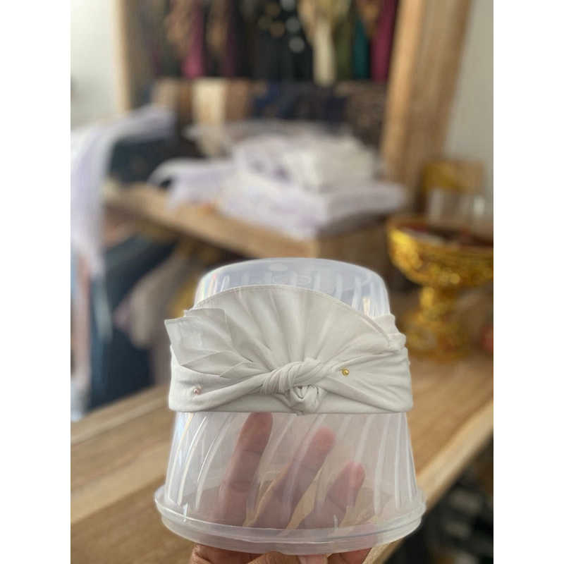 Udeng Putih Jadi Rimpit Bungkulan