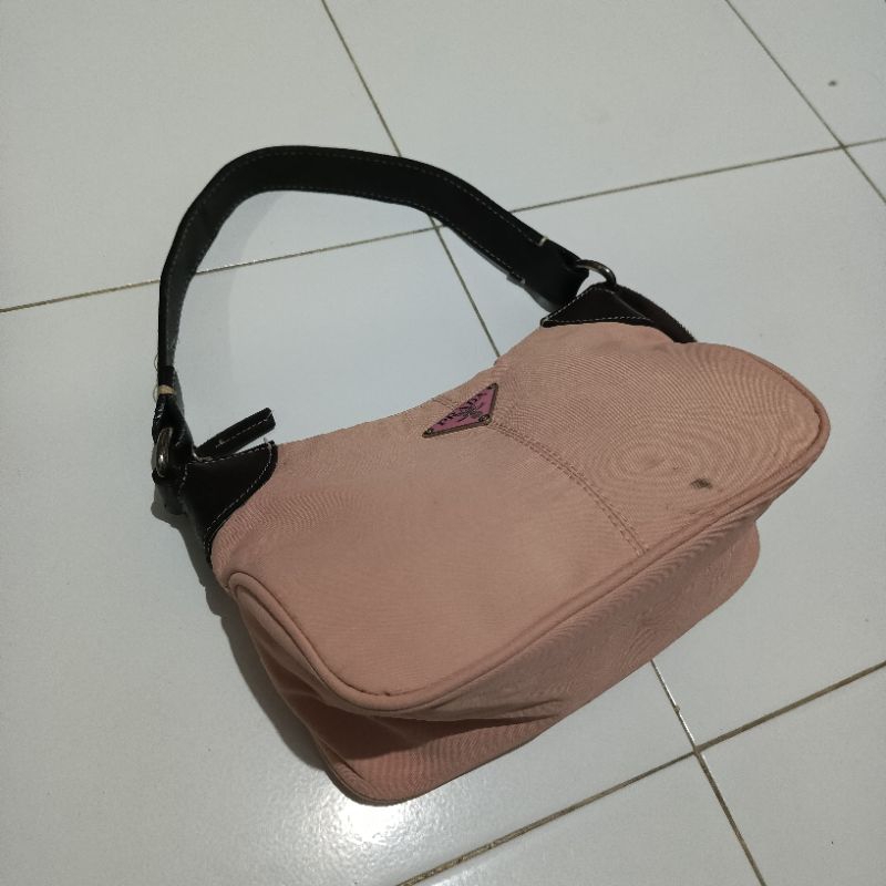 tas ketek prada nilon - tas ketek nilon - handbag prada - tas ketek wanita - tas unik - tas kecil - 