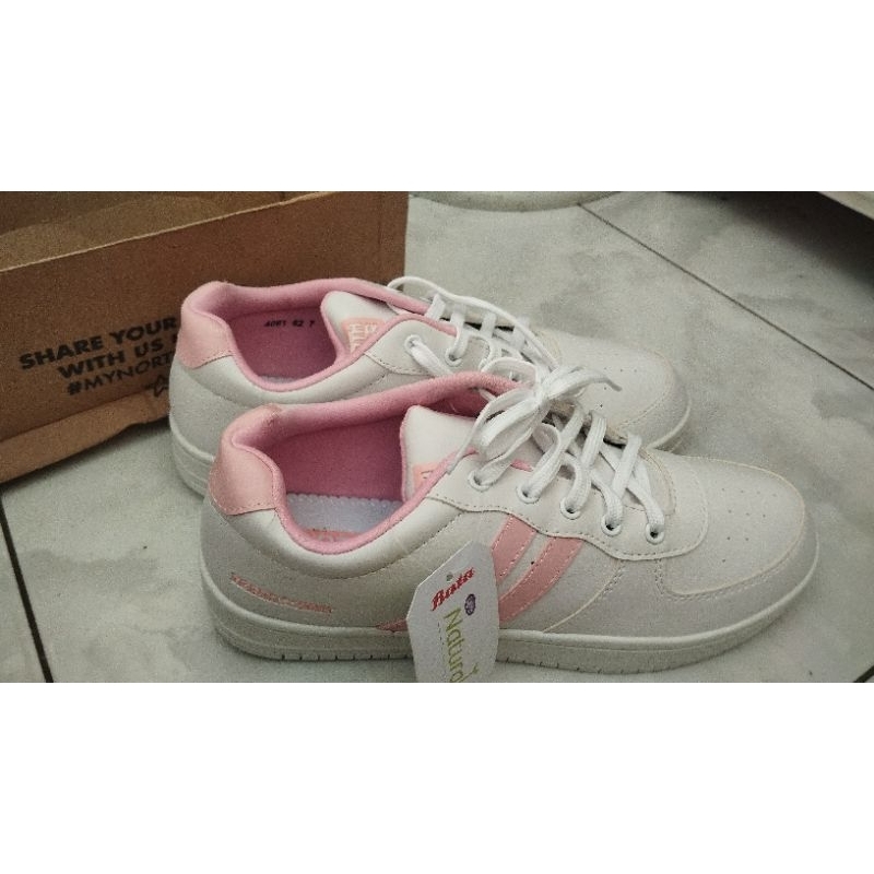 sepatu bata north star
