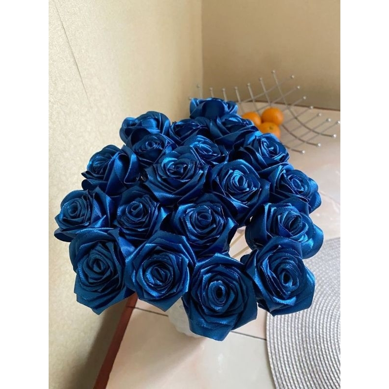 

Mawar Pita satin murah ukuran M dan L untuk bouqet dan hiasan