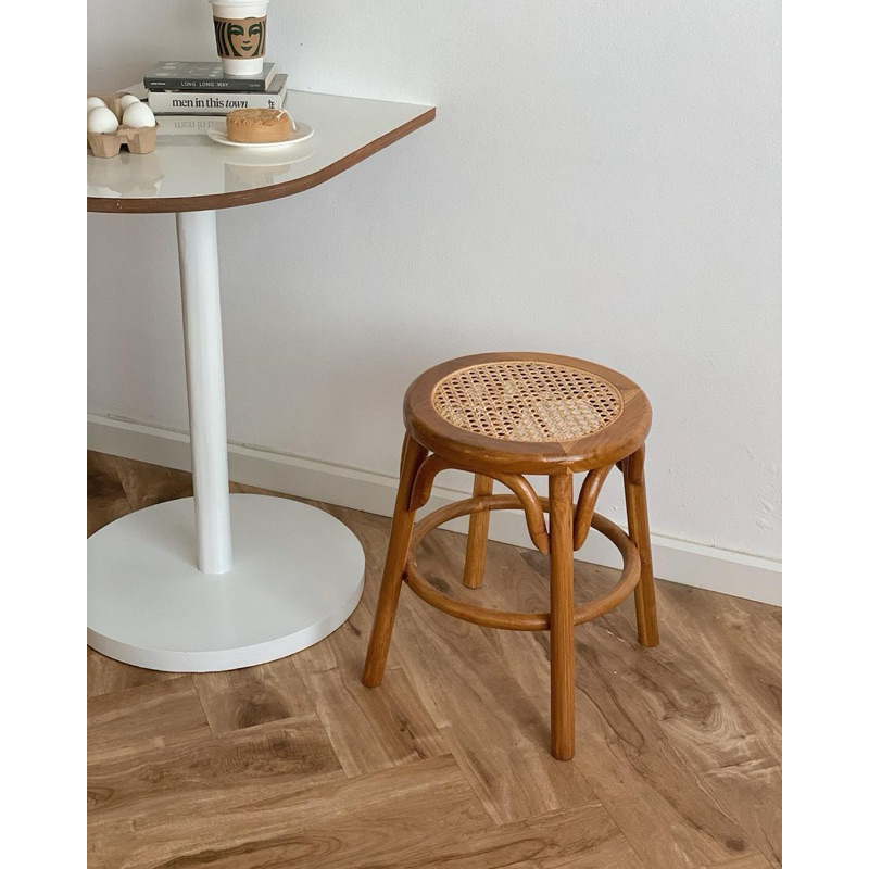 KURSI STOOL BULAT MINIMALIS KAYU JATI KOMBINASI ROTAN