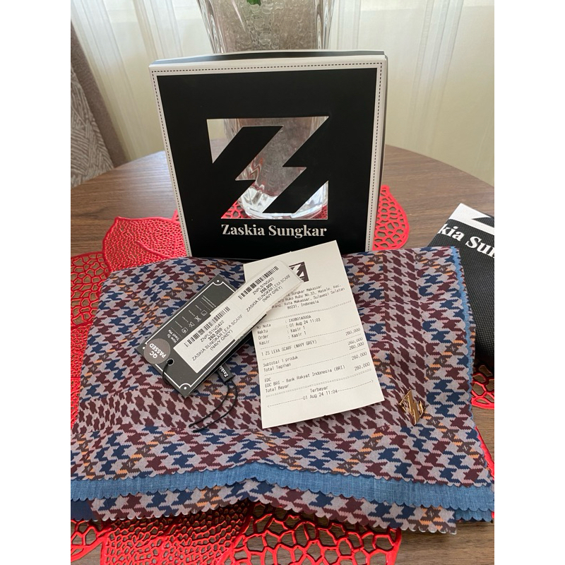 Preloved Like New Zaskia Sungkar Lexa Scarf Navy Grey