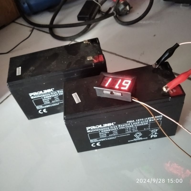 AKI BEKAS UPS 12V 8,2AH RUSAK MASIH ADA TEGANGAN