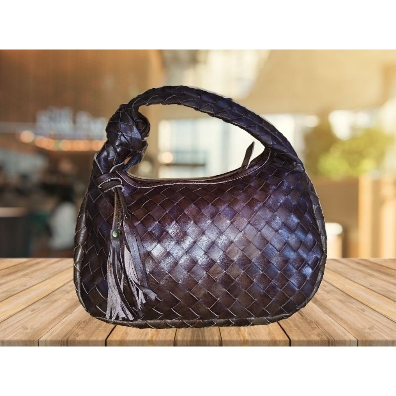 Tas Anyam Kulit Sapi