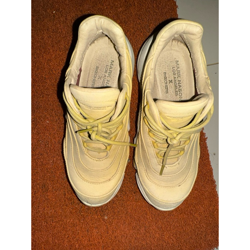 PRELOVED SEPATU Skecher