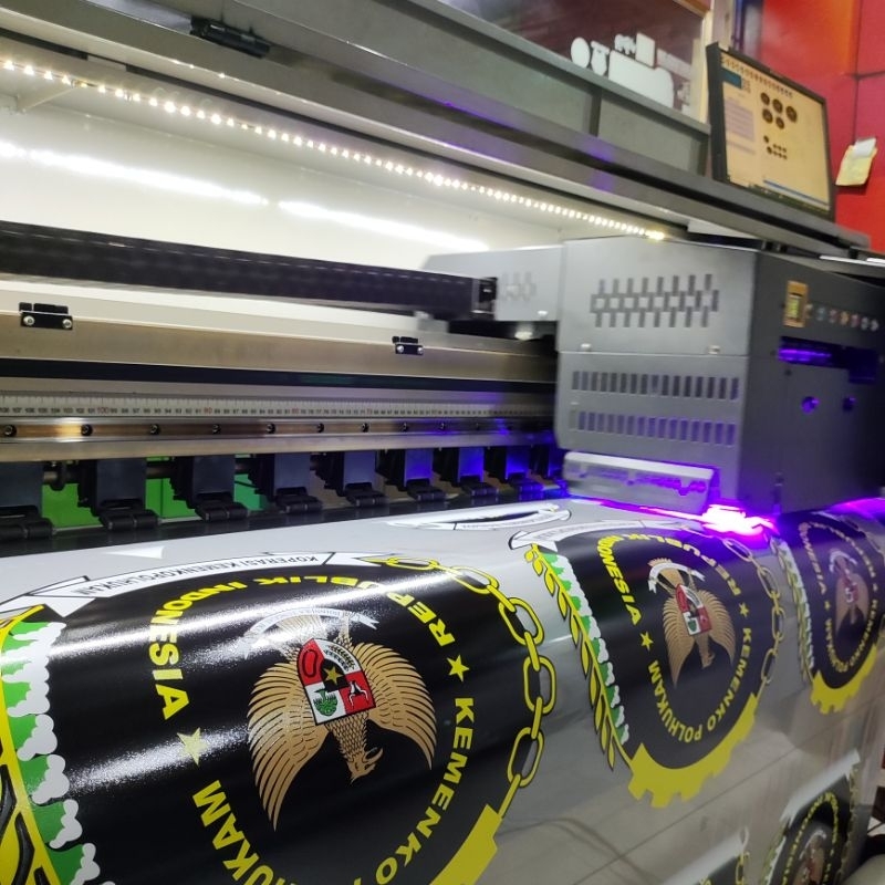 

print sticker transparan UV-gell warna dasar tinta putih / dasar white ink