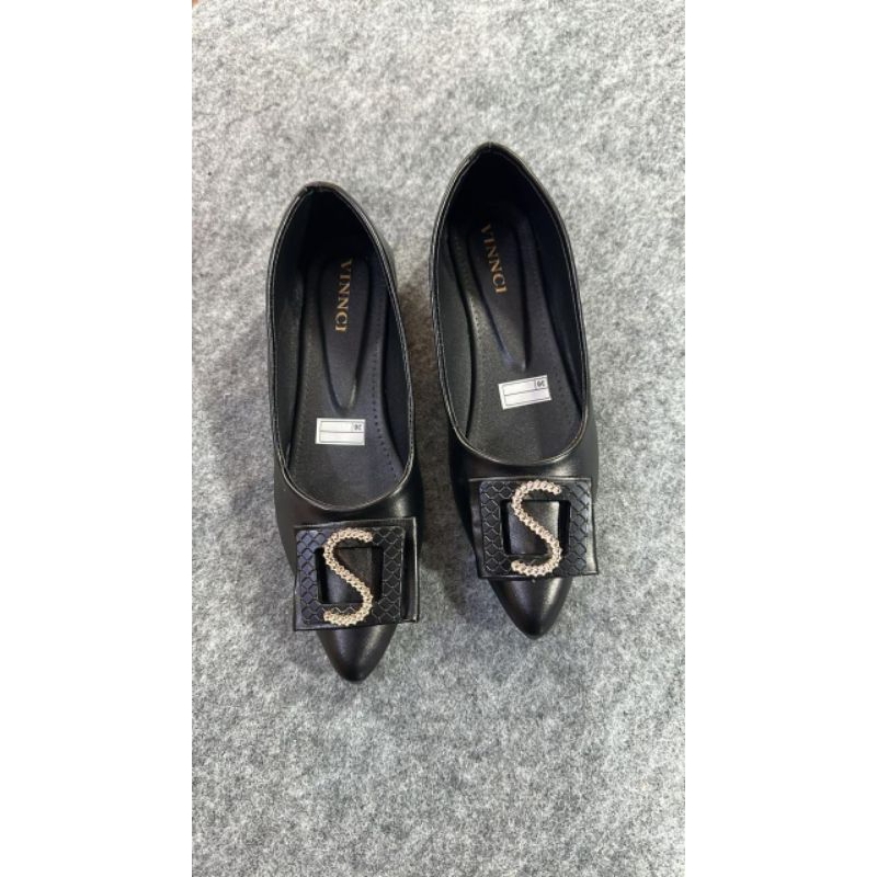 Pansus Wanita Hitam VINCCI Cantik dan Elegan