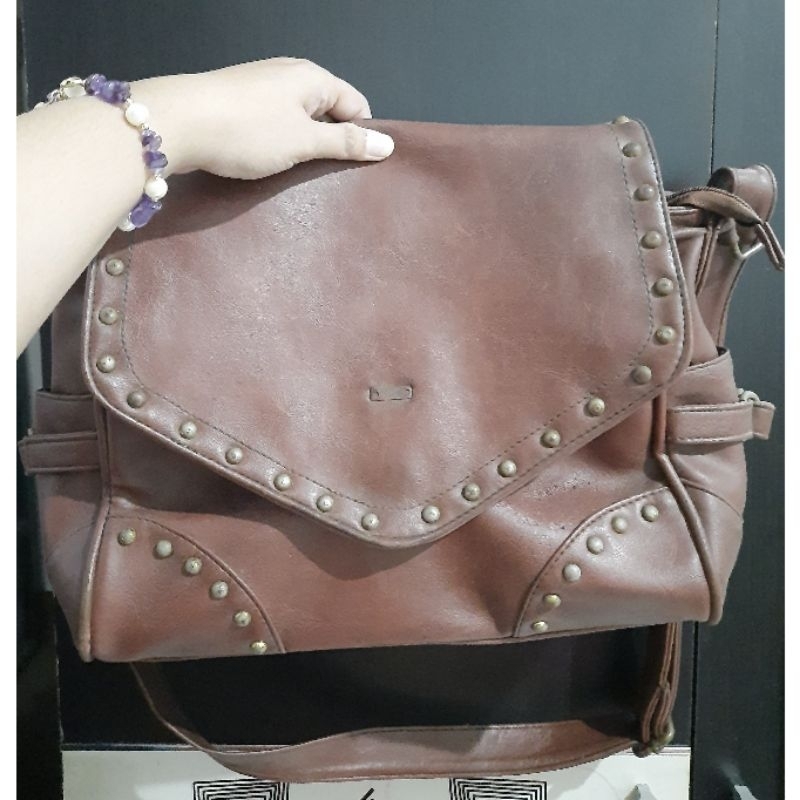 Preloved - Tas selempang kulit cokelat
