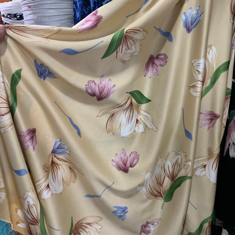 kain silk motif - kain silk maxmara - kain maxmara motif bunga - kain dress maxmara silk - kain gami