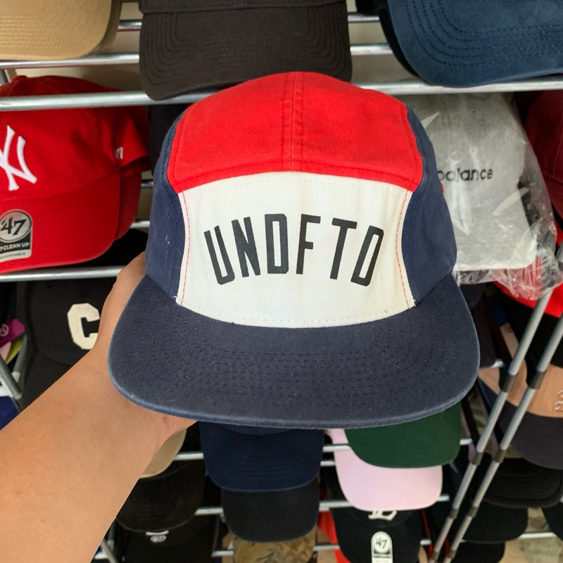 Topi Undefeated 5 Panel