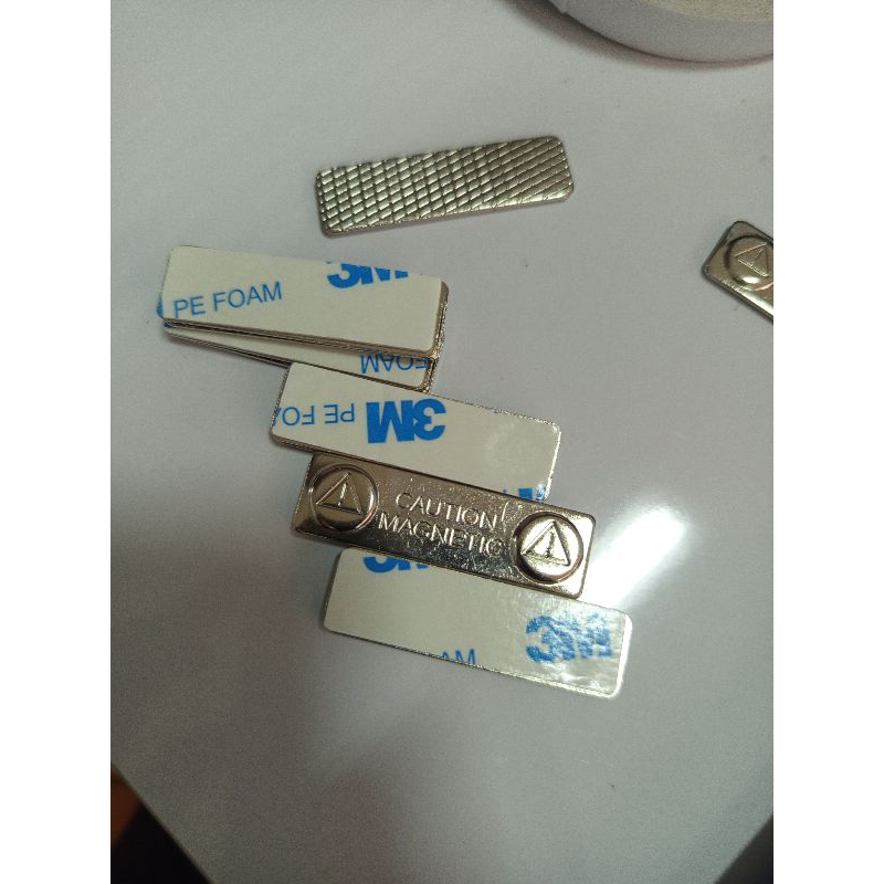 

MAGNET NAMETAG, MAGNET PAPAN NAMA PEGAWAI/KARYAWAN