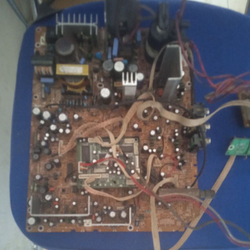 mesin tv polytron slim 21 inchi tipe EW usb second minus layar melengkung