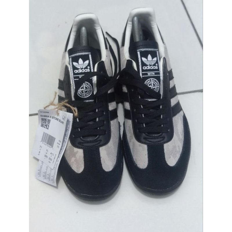 Sepatu Adidas X stone island