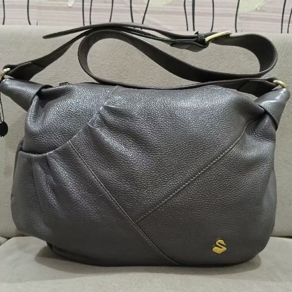 TAS SELEMPANG MEREK SAVVY PRELOVED ABUTUA MULUS BANGET