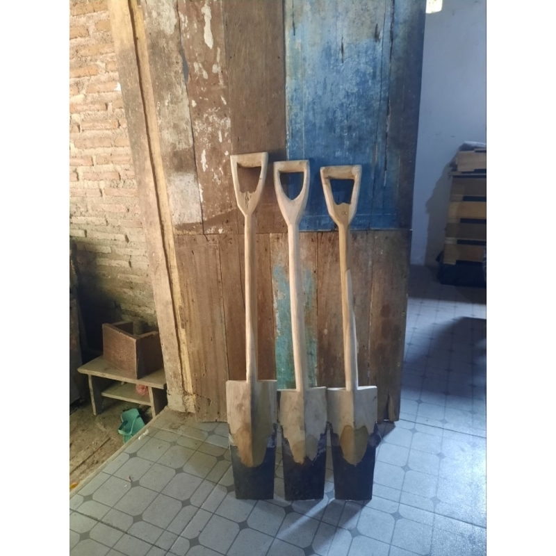 lempak linggis dodos tanah sekop tanah bahan baja selasar kayu jati