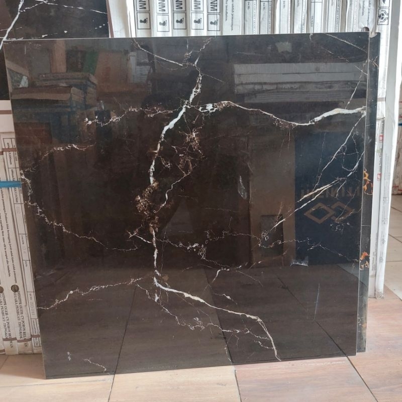 Granit Lantai infinity 80x80 busto black
